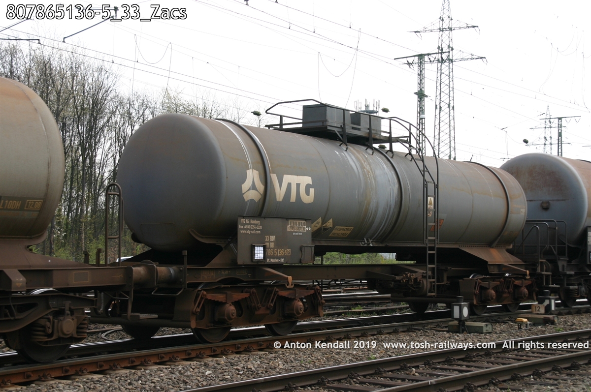 807865136-5_33_Zacs.jpg